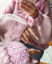 Load image into Gallery viewer, Pinky Soft Cropped Preppy Style Cardigan